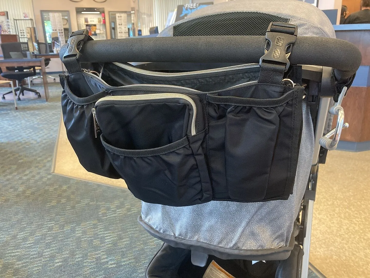 Beis Stroller Caddy organizer passeggino nero da viaggio