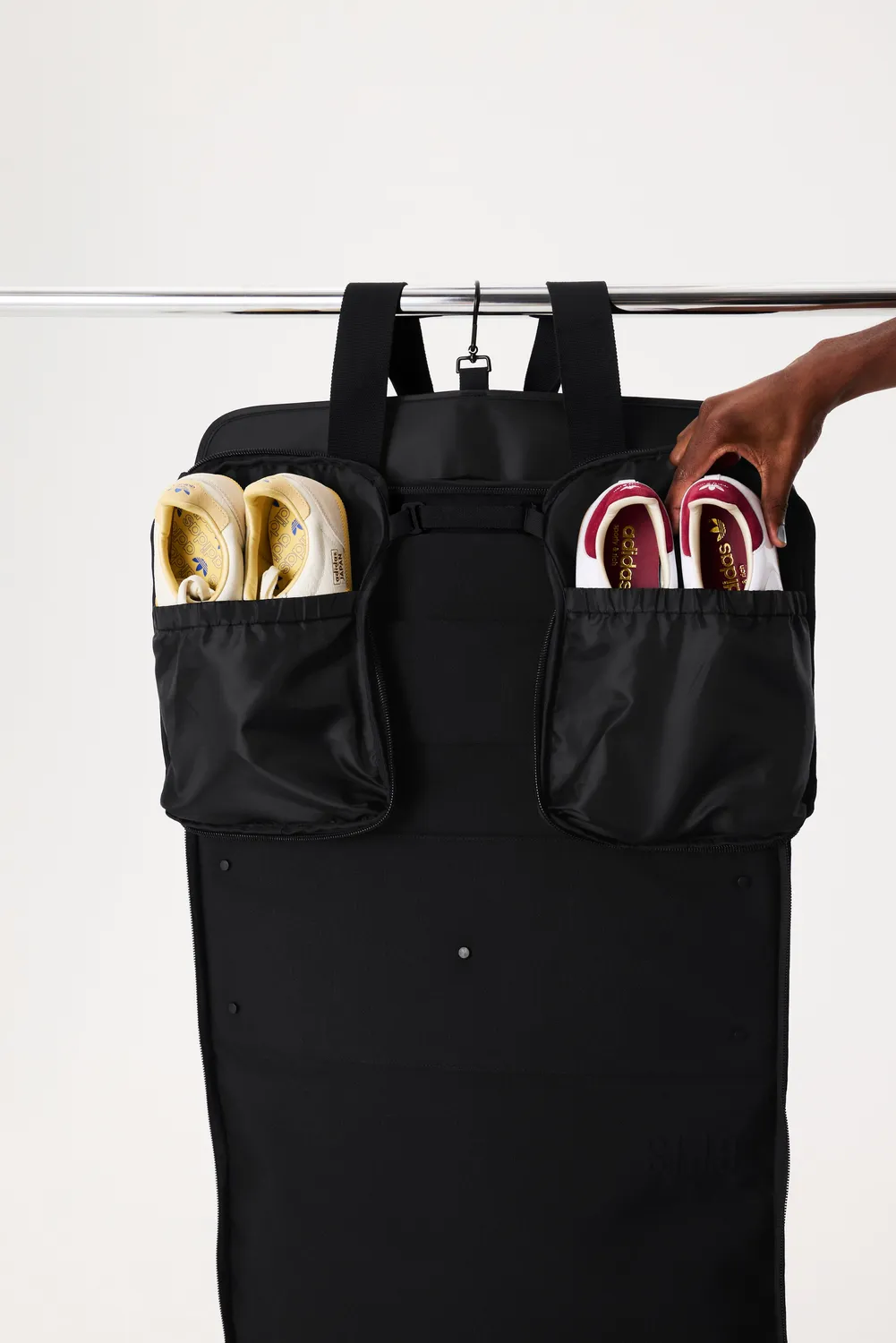 Beis Garment Duffle borsone porta abiti nero