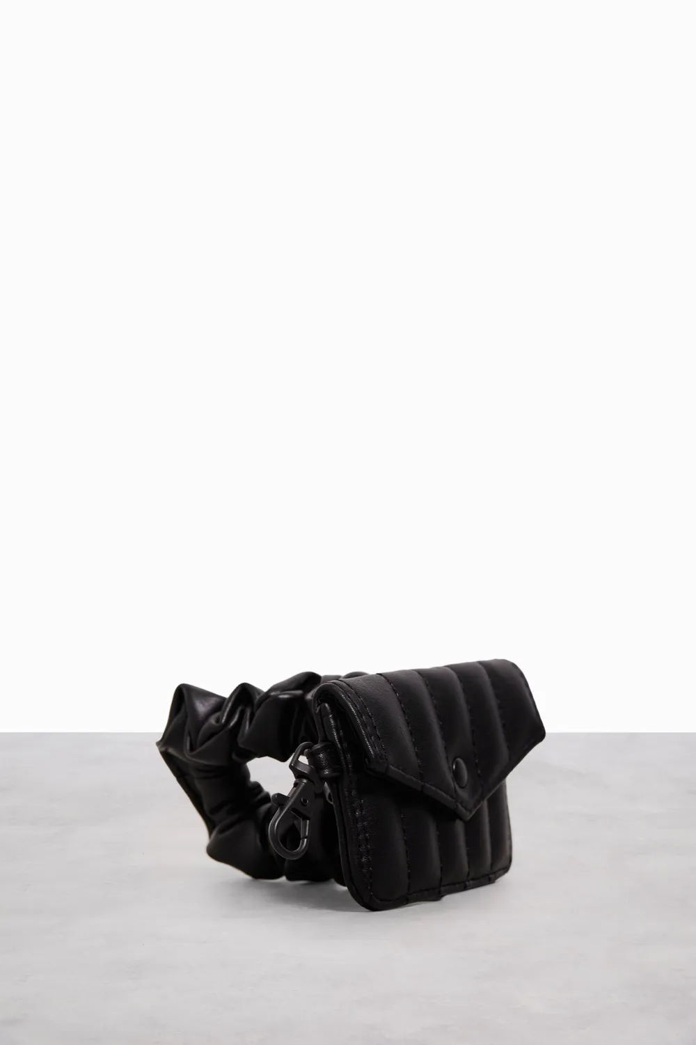 Beis The Koozie Sling Tracolla Porta Bevanda Nera con tasca