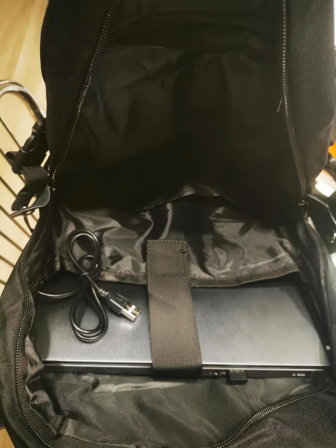 Kono Zaino Porta PC 15,6 Pollici Zaino Nero Antifurto USB