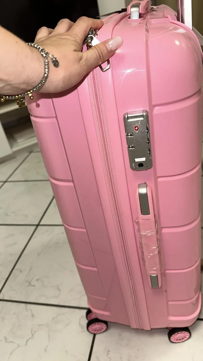 Kono Valigia Media 65cm 66L Nera Rigida Polipropilene
