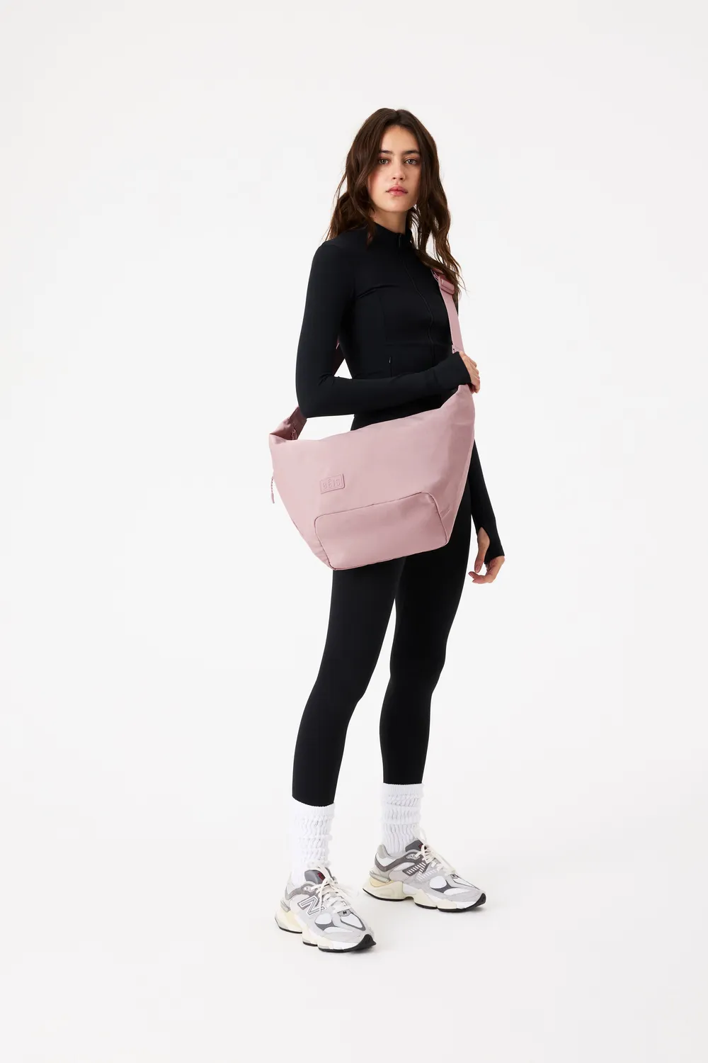 Beis Crescent Catchall borsa crossbody rosa cotone