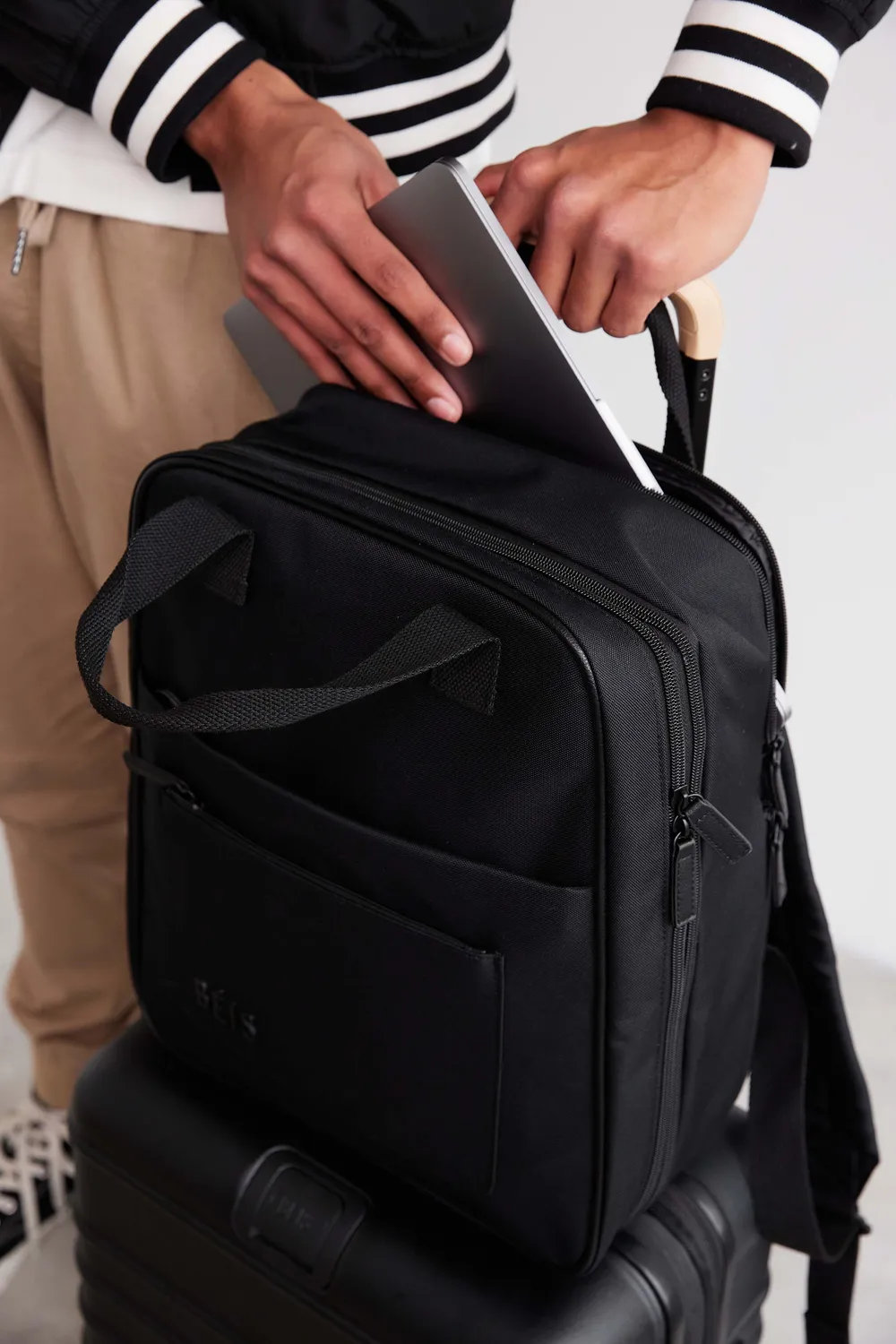 Beis Expandable Backpack zaino nero estensibile