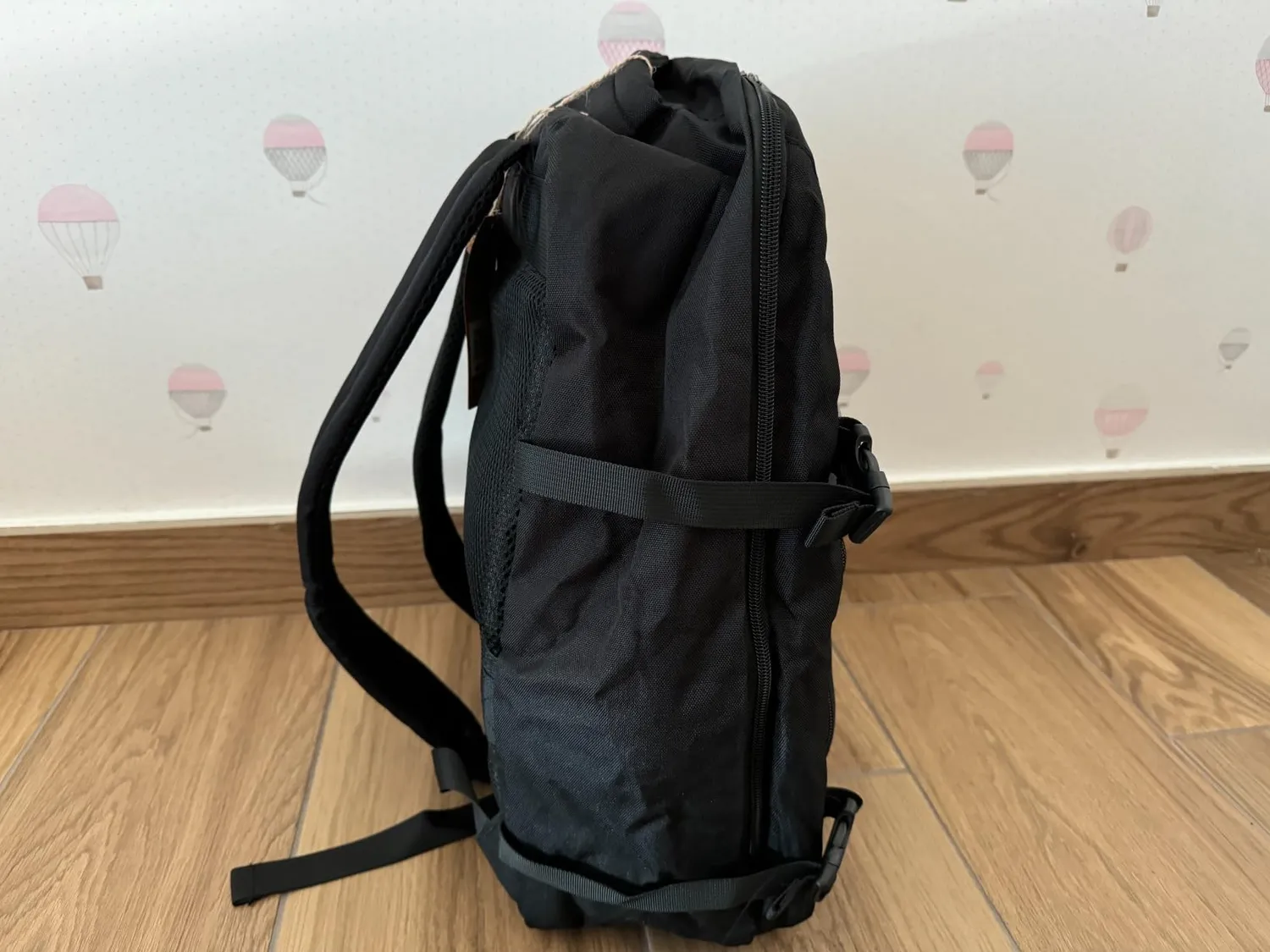 Kono EasyJet Zaino 45x36x20 30L nero marrone porta pc 15,6
