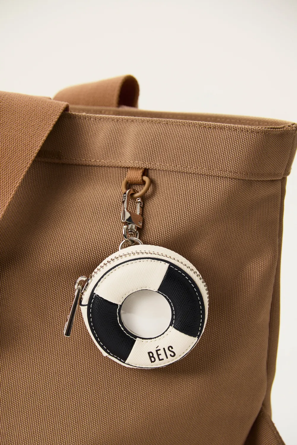 Beis Sailor Charm Porta AirTag Valigia Nero
