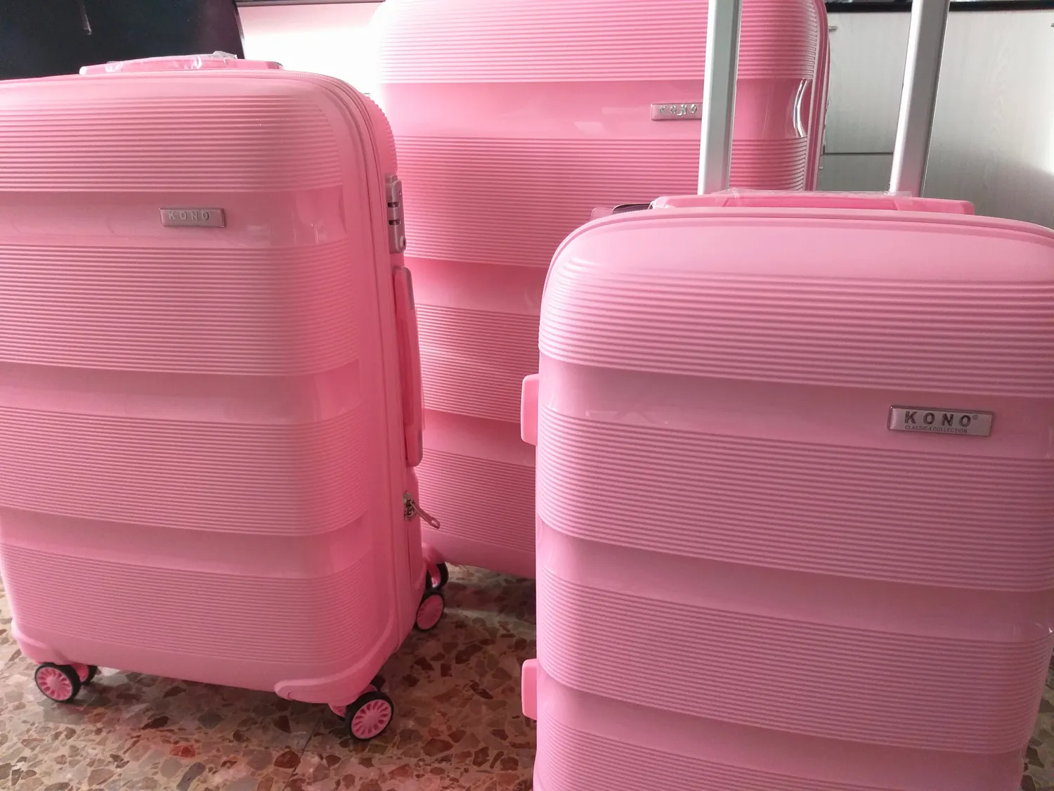 Kono Set 3 Valigie Rigide Rosa 55-65-76 cm con TSA