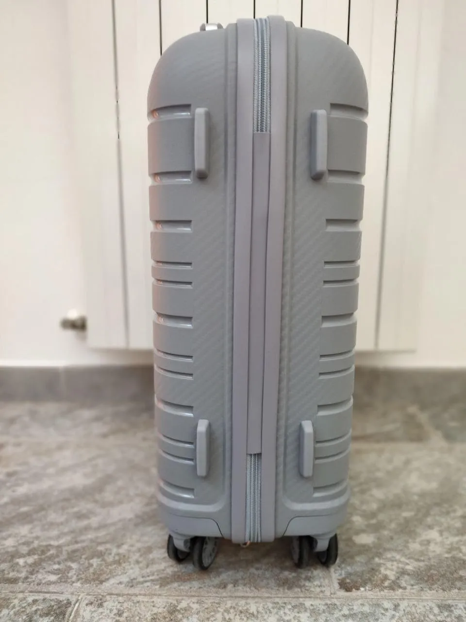 Kono valigia rigida polipropilene TSA trolley YKK leggero