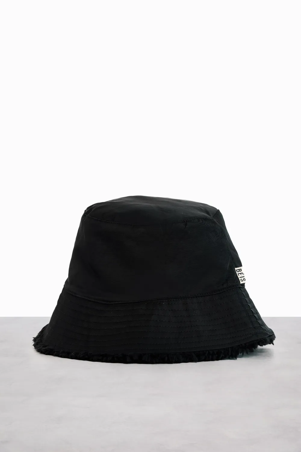 Beis The Bucket Hat cappello pescatore nero reversibile