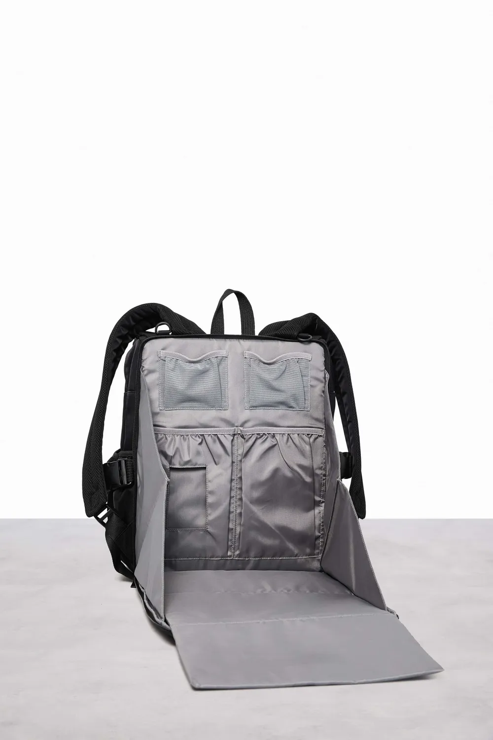 Beis Ultimate Diaper Backpack zaino fasciatoio nero stazione