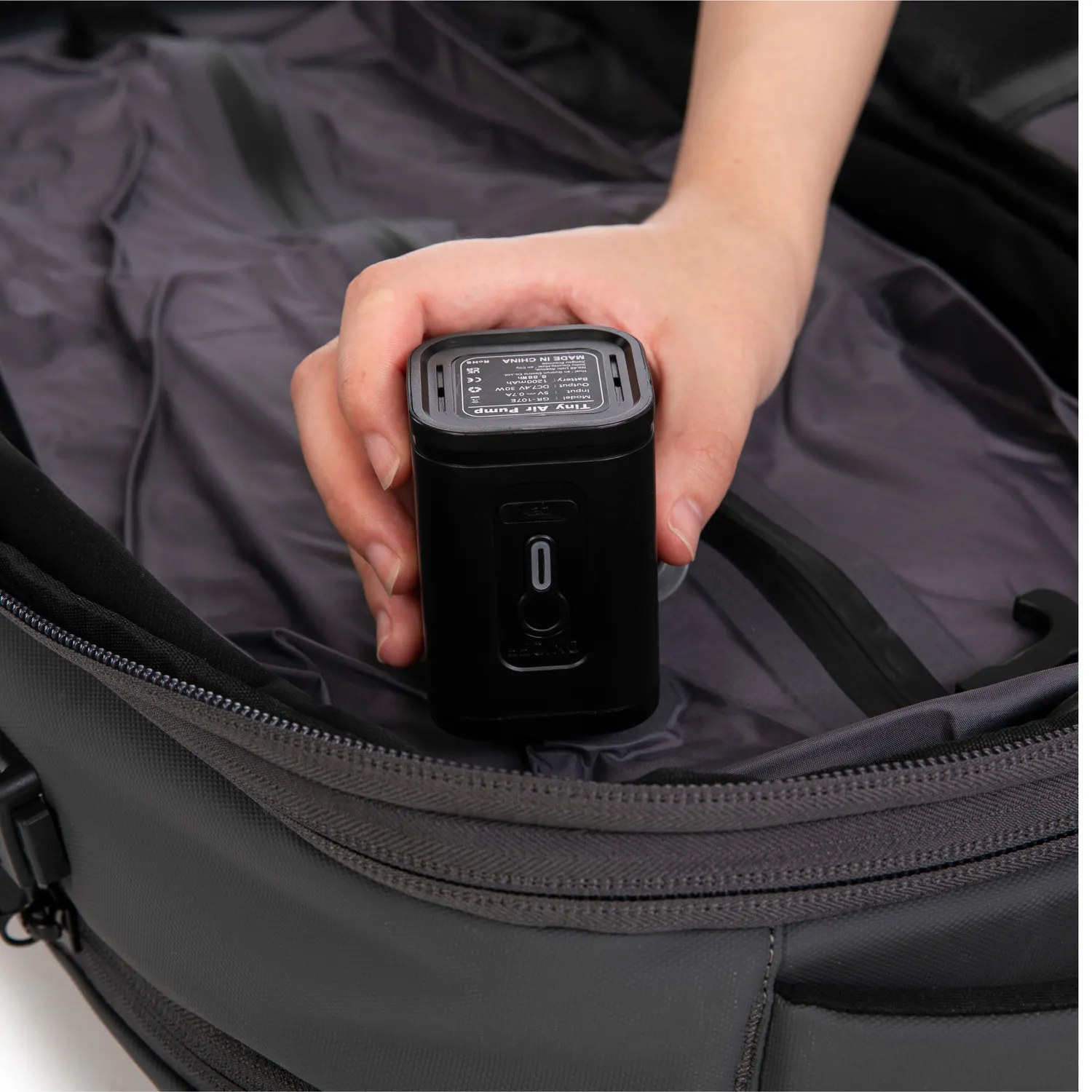 Celims V2 zaino comprimibile 36L sottovuoto scomparto PC