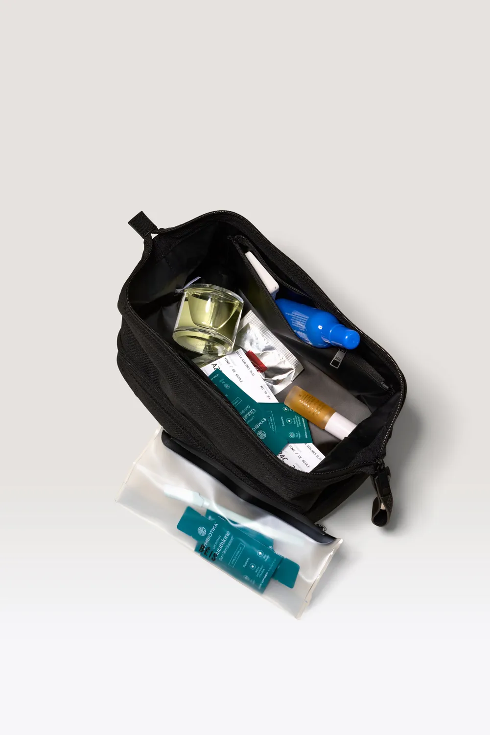 Beis The Dopp Kit beauty case nero da appendere