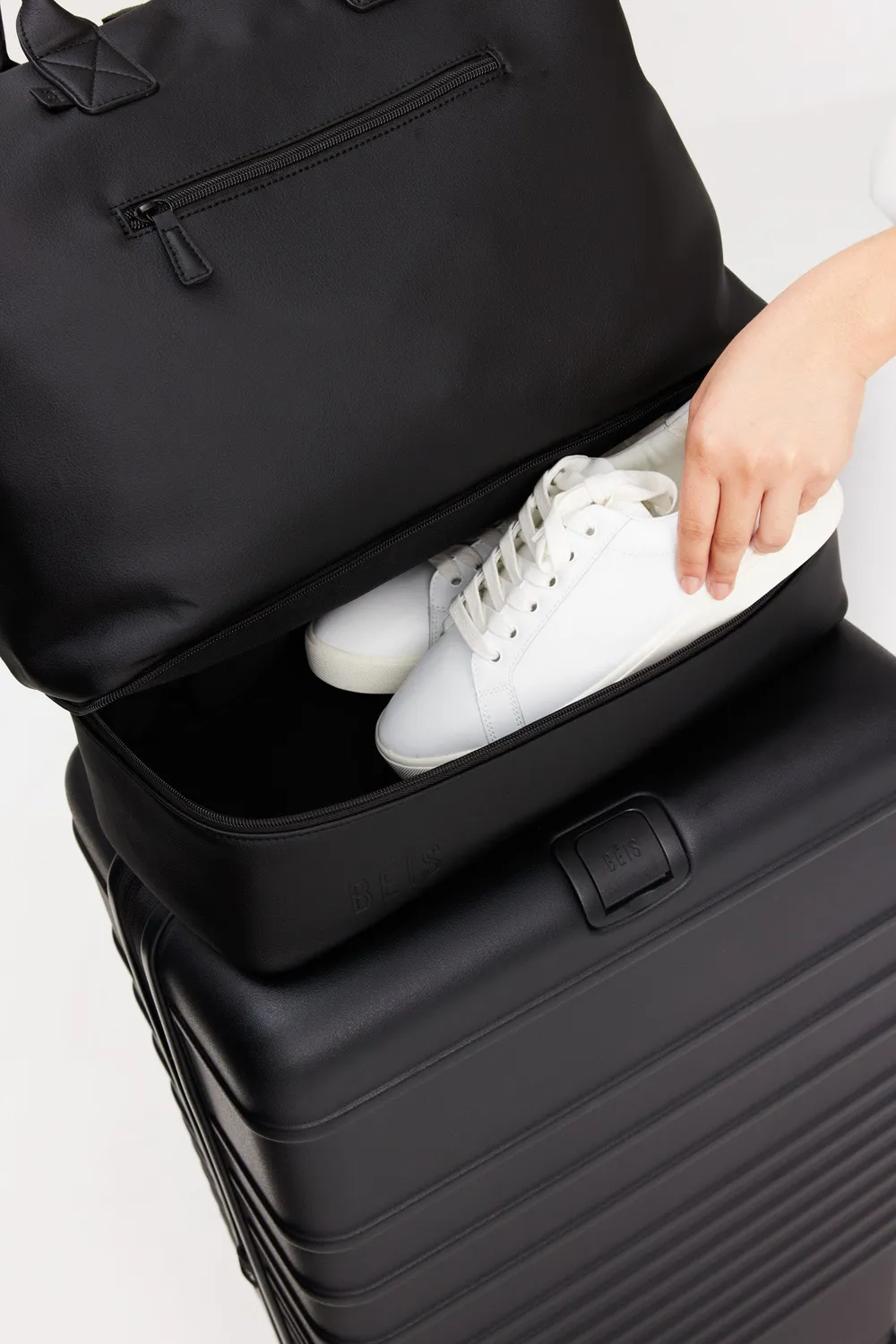 Beis Premium Weekender sacca viaggio nera cruelty-free