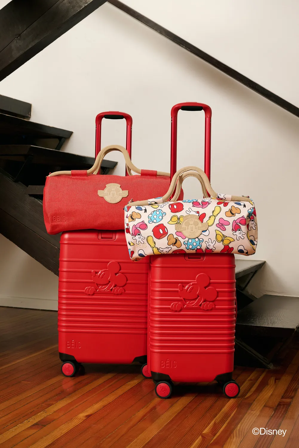 Beis Disney Carry-On Roller trolley bagaglio a mano rosso rigido