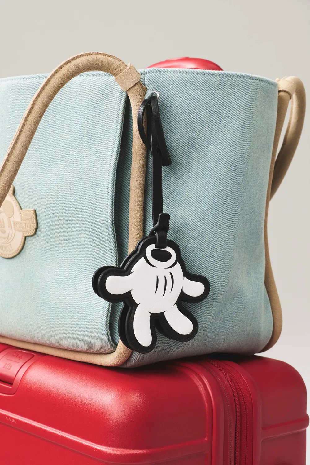 Beis Mickey Mouse Glove Mirror Charm specchio nero Disney