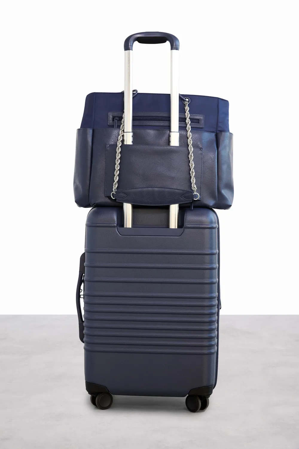 Beis The Diaper Bag borsa fasciatoio navy 4 tracolle