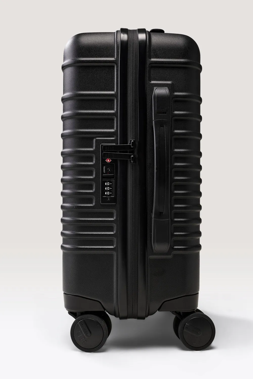 Beis The Small Carry-On Roller bagaglio a mano nero rigido