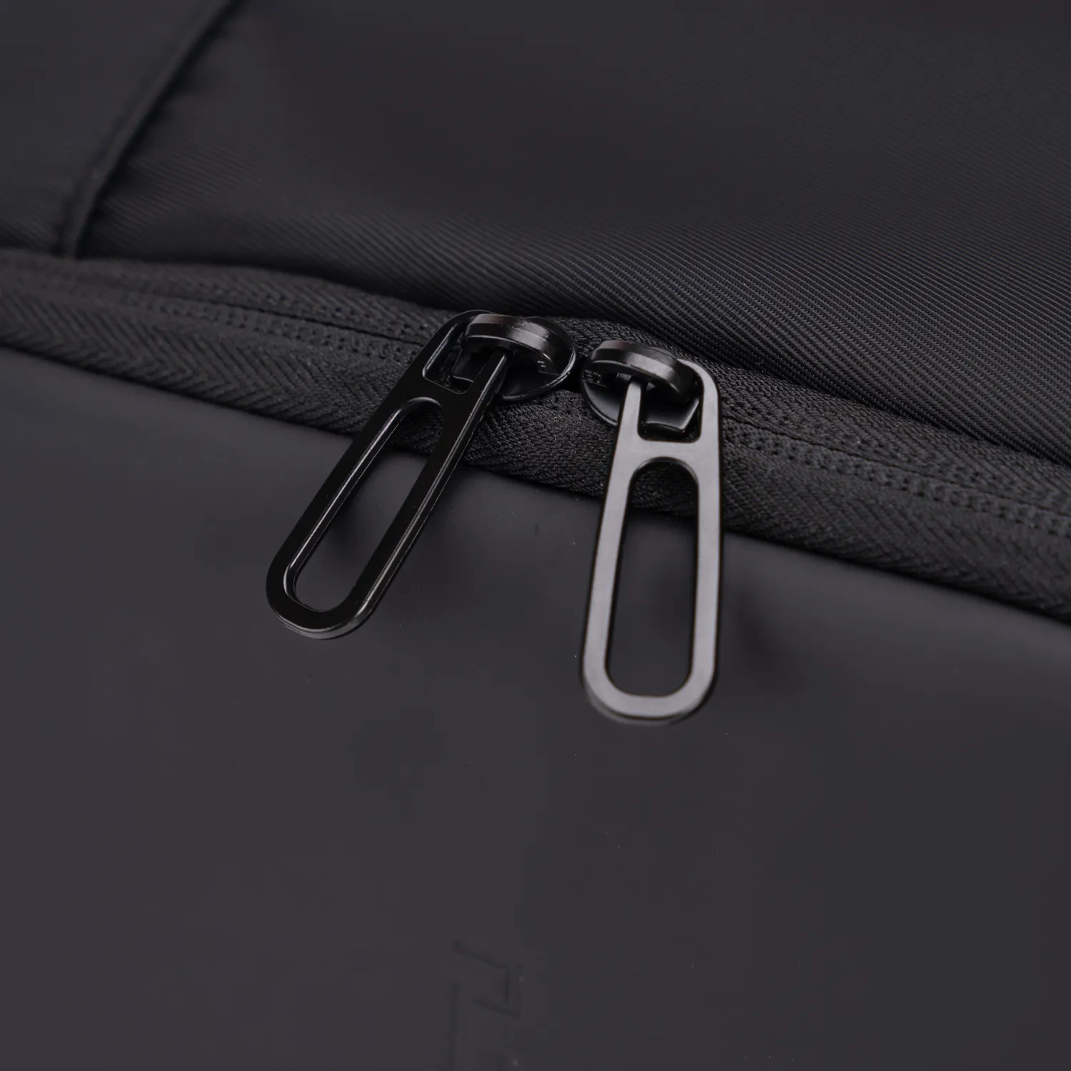 CELIMS 40x30x20 Zaino Bagaglio a Mano Nero impermeabile