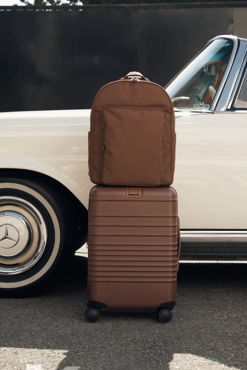 Beis The Carry-On Companion Set trolley Maple + zaino