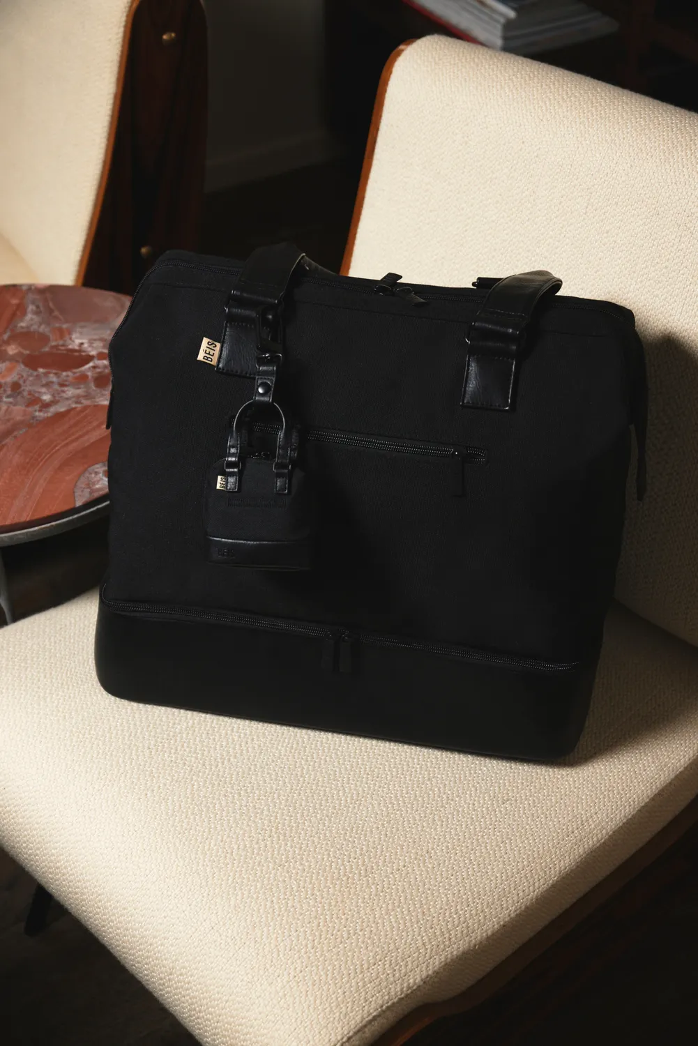 Beis Micro Weekender Charm borsone nero