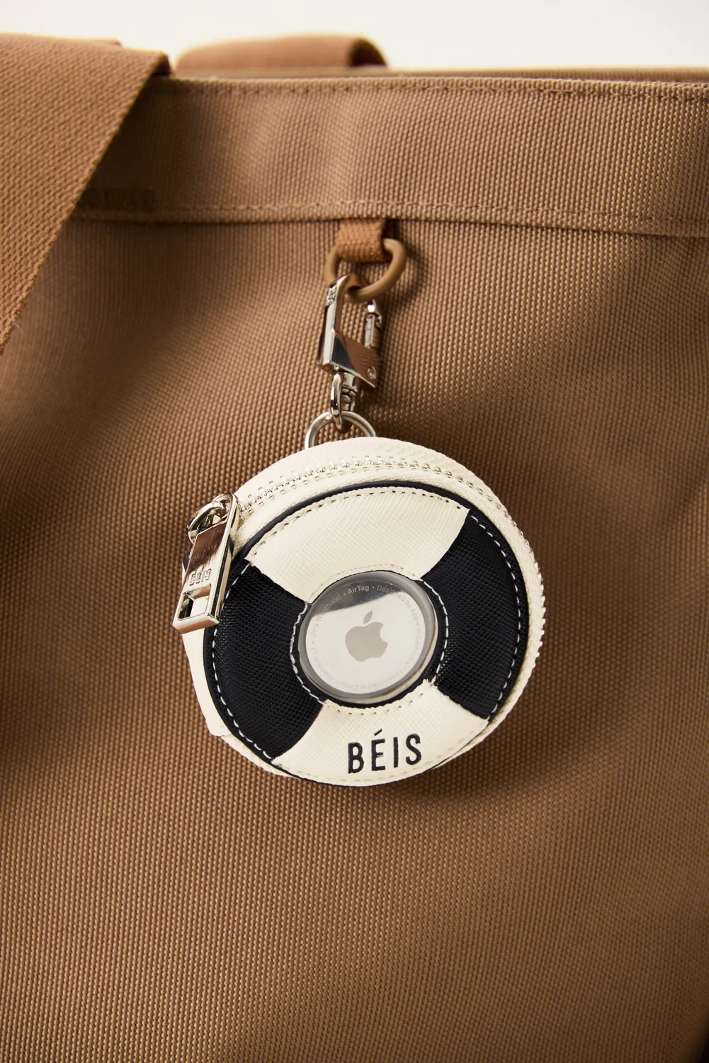 Beis Sailor Charm Porta AirTag Valigia Nero