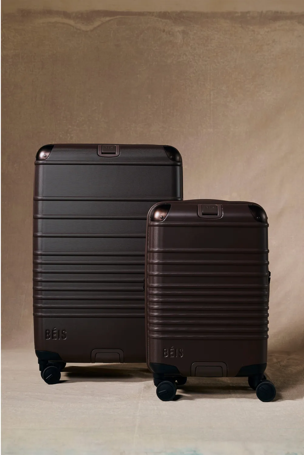 Beis Hybrid Check-In Roller valigia espresso stiva