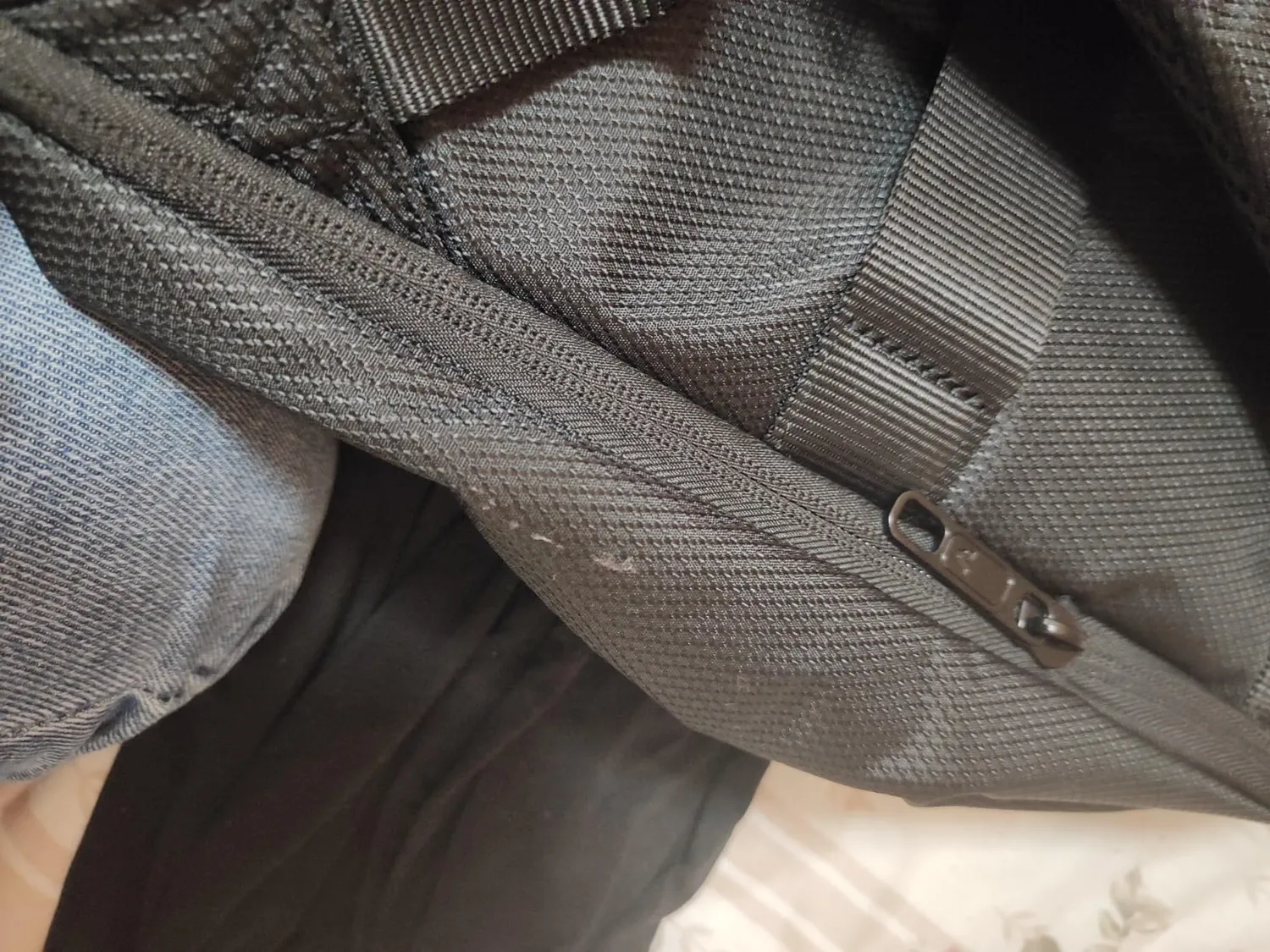 Roncato Ironik 2.0 Zaino Nero Ryanair 40x25 Espandibile