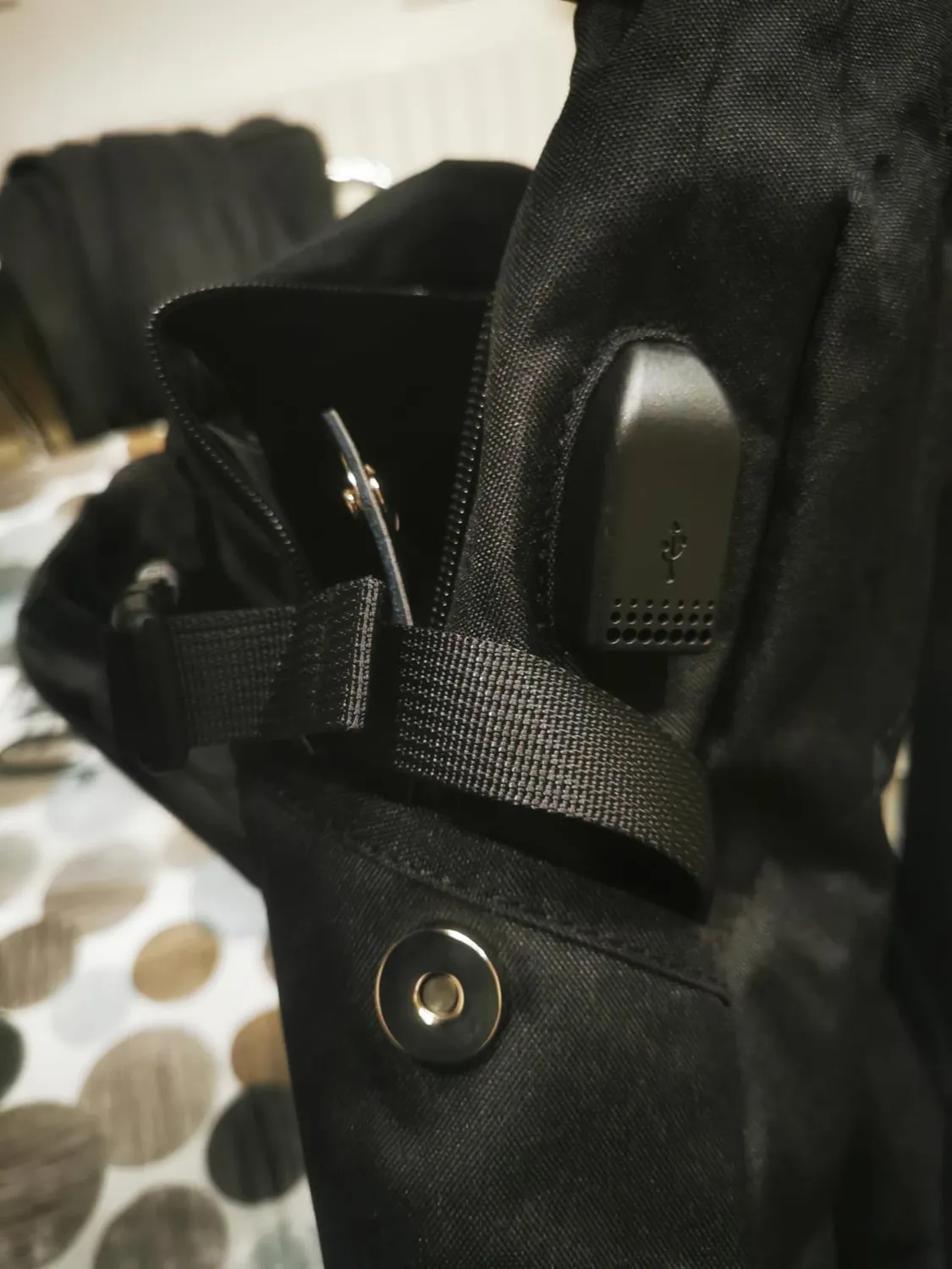 Kono Zaino Porta PC 15,6 Pollici Zaino Nero Antifurto USB