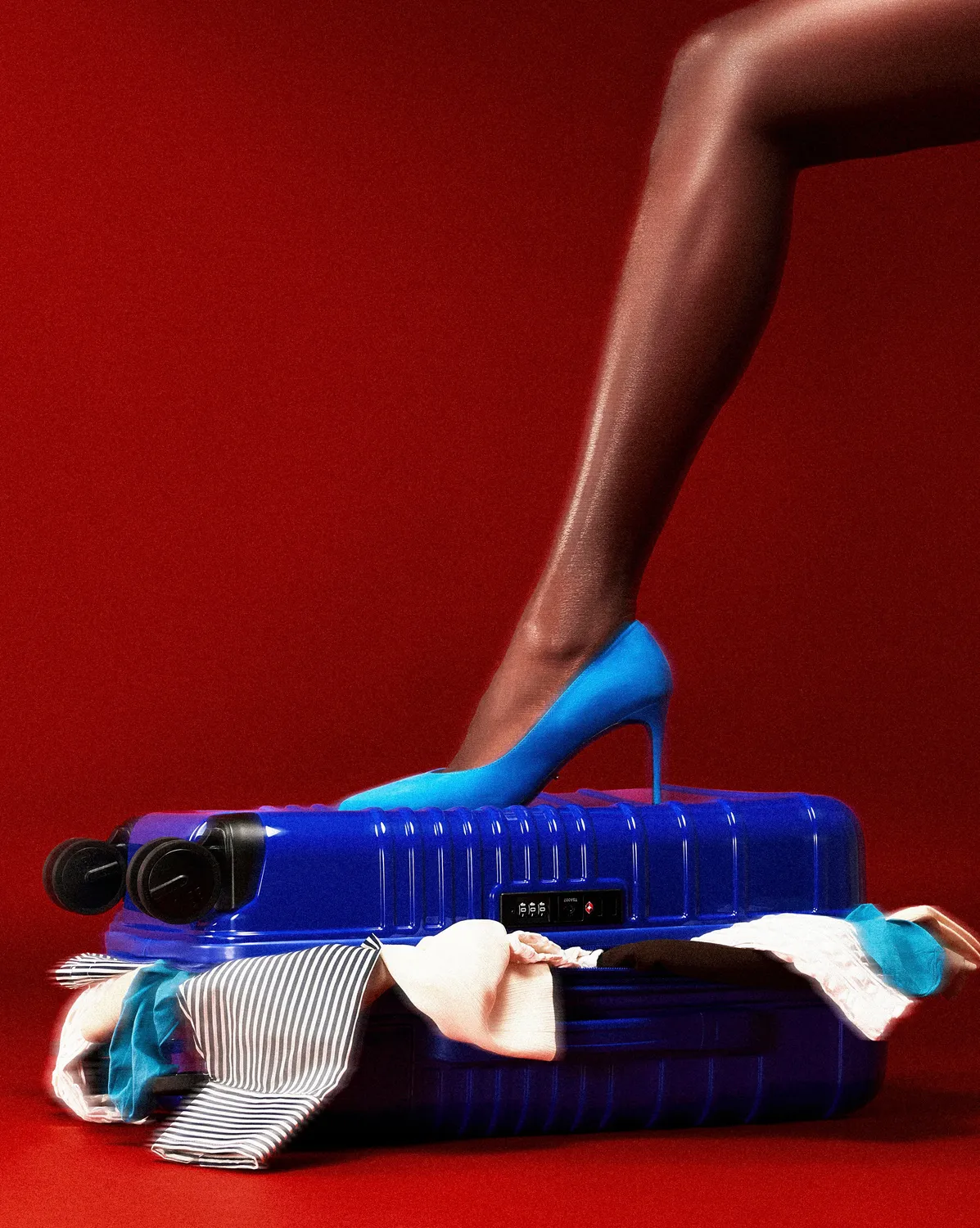 Beis The Carry-On Roller trolley cabina blu cobalt lucido