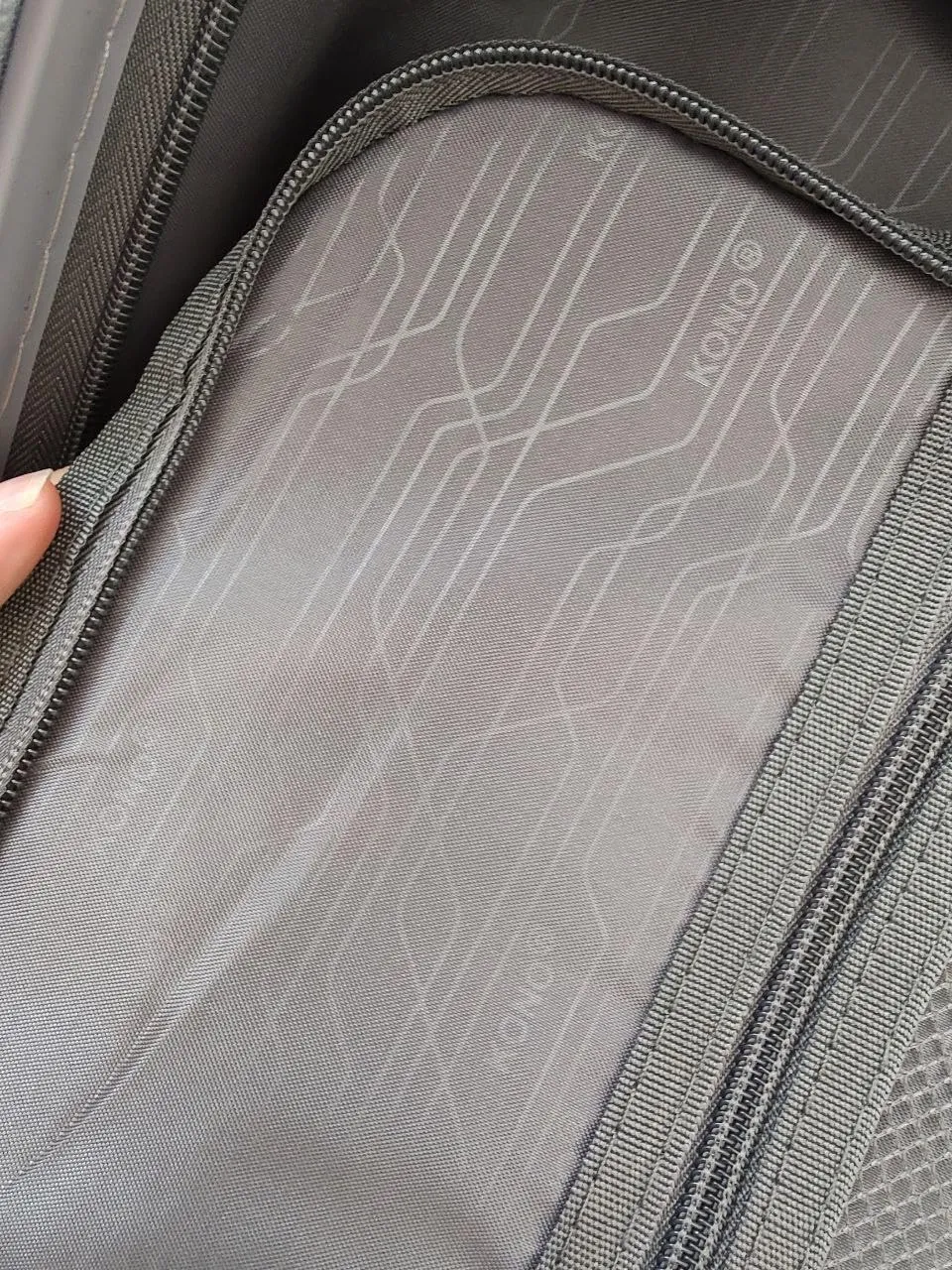 Kono valigia rigida polipropilene TSA trolley YKK leggero