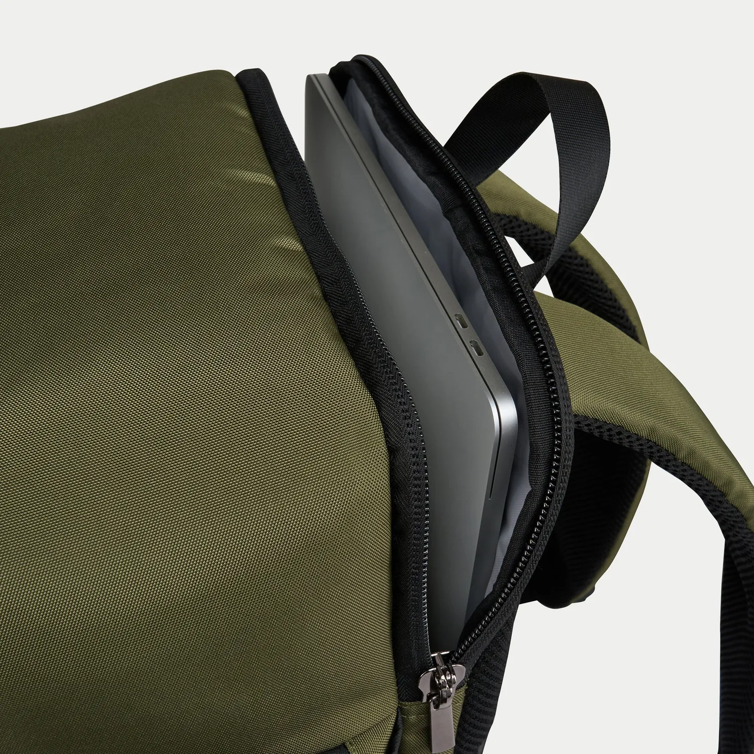 Cabin Max Manhattan Pro 24L zaino cabina 40x30x20 verde laptop