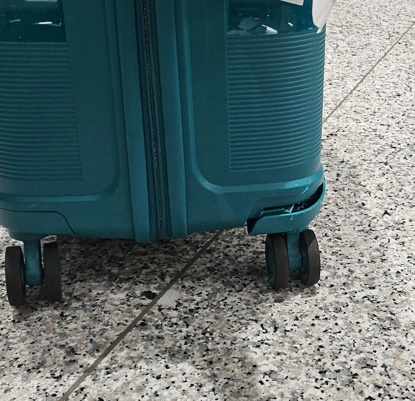 Kono Set 3 Valigie Trolley 55/65/76cm Turchese Rigide PP